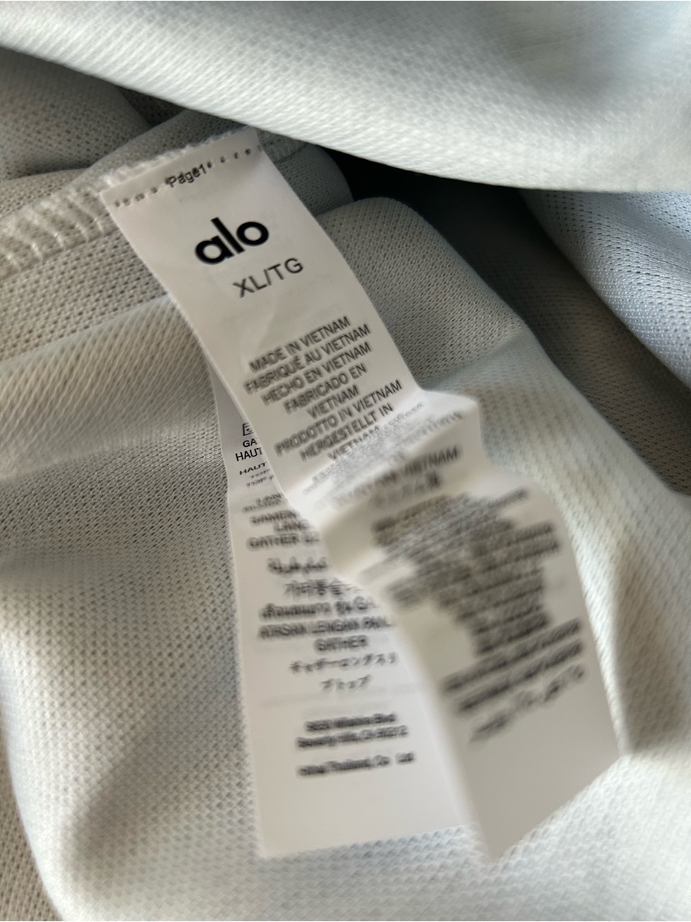 ALO Yoga Men’s Light Gray Zip-Up Quarter Sweatshirt - Picture 2 of 3